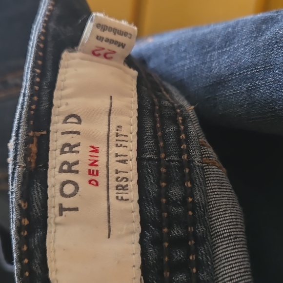 Torrid Luxe Slimboot jeans tall inseam - Picture 8 of 9